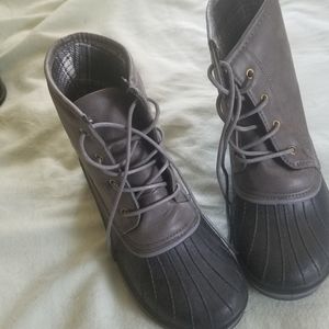 Duck boots